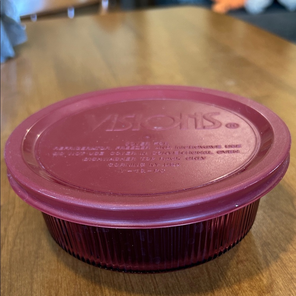 Visions Red Round Plastic Lid & Corning 1 pint bowl